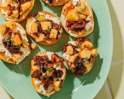 Baked Apple and Bacon Crostini with Ricotta Spread